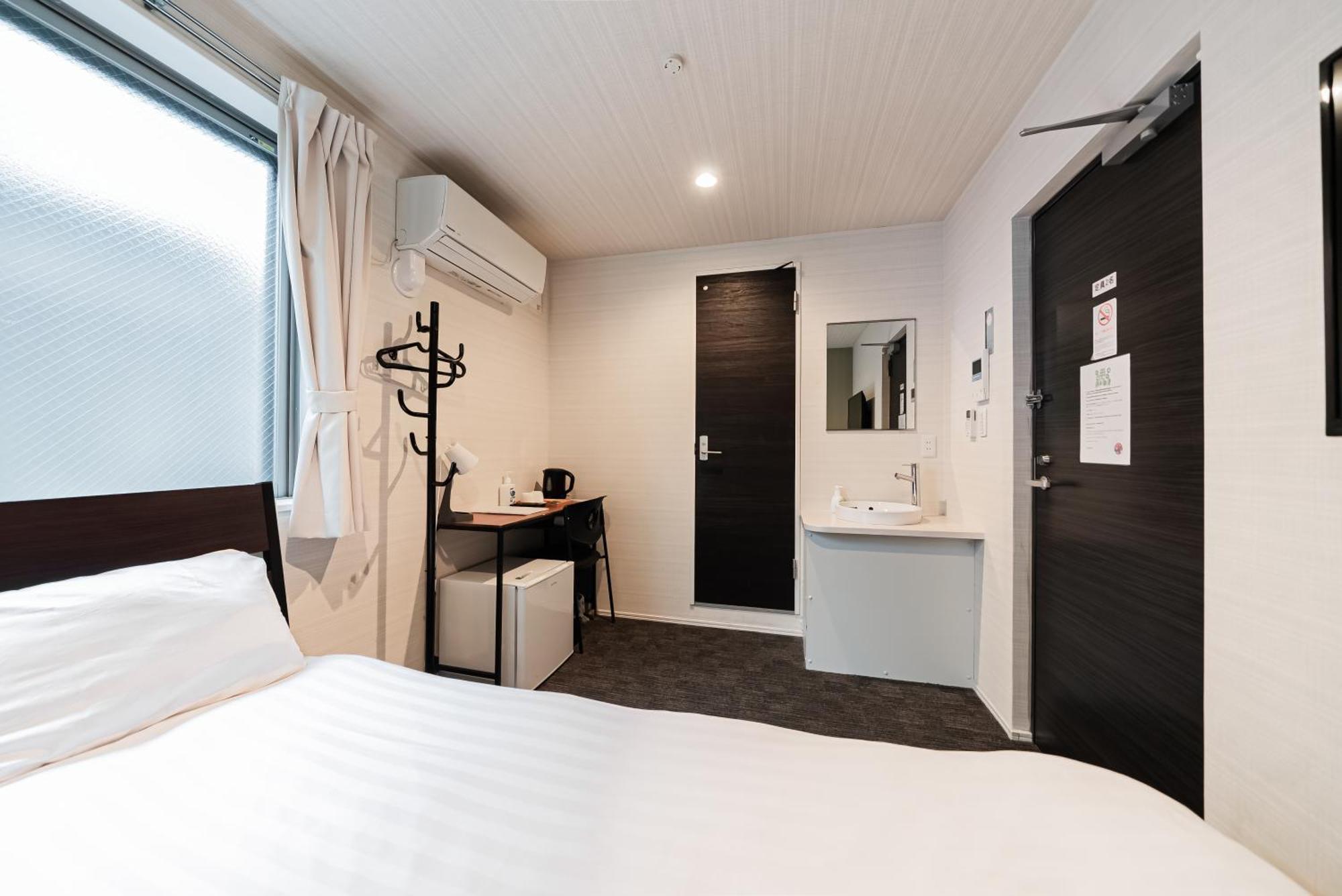 Glou Higashi Shinjuku Hotell Tokyo prefektur Exteriör bild