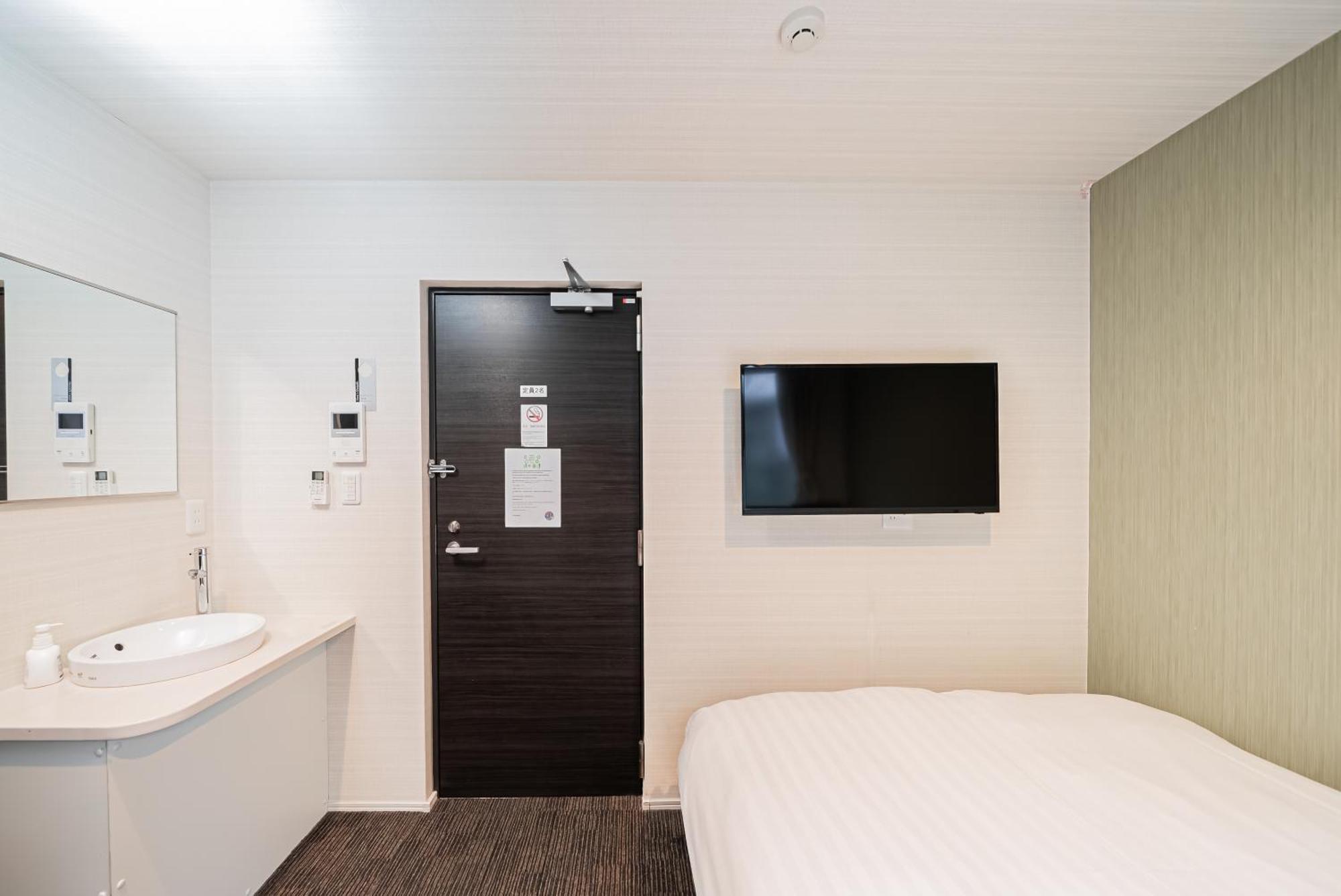Glou Higashi Shinjuku Hotell Tokyo prefektur Exteriör bild